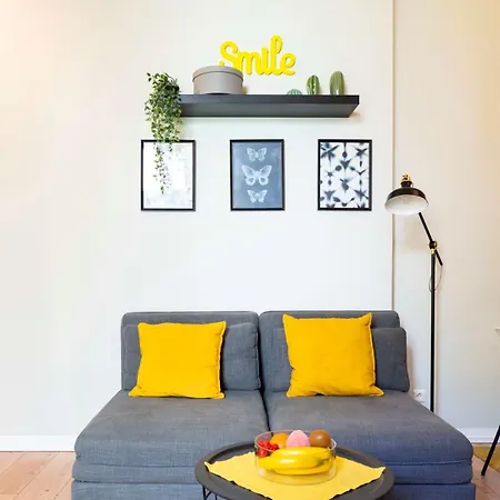 Family In Location Apartment *