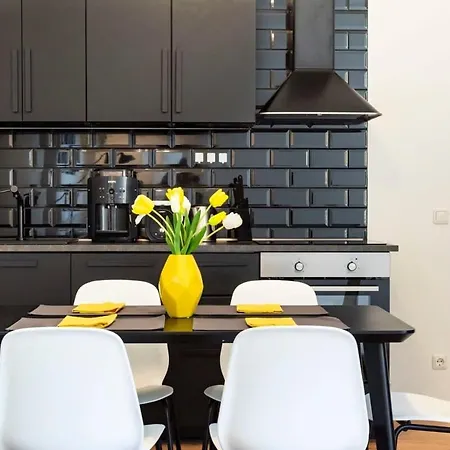 Family In Location Apartment *